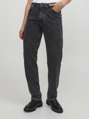 Jeans i stretchig rak passform med knappgylf dam 1
