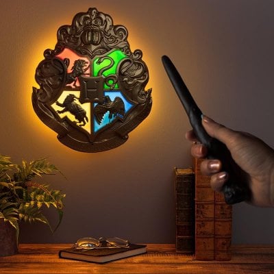 Hogwarts Crest - Harry Potter - lampa med trollstav