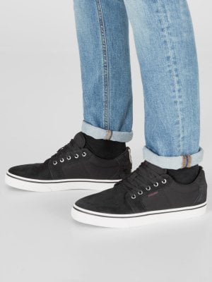Svarta sneakers 1